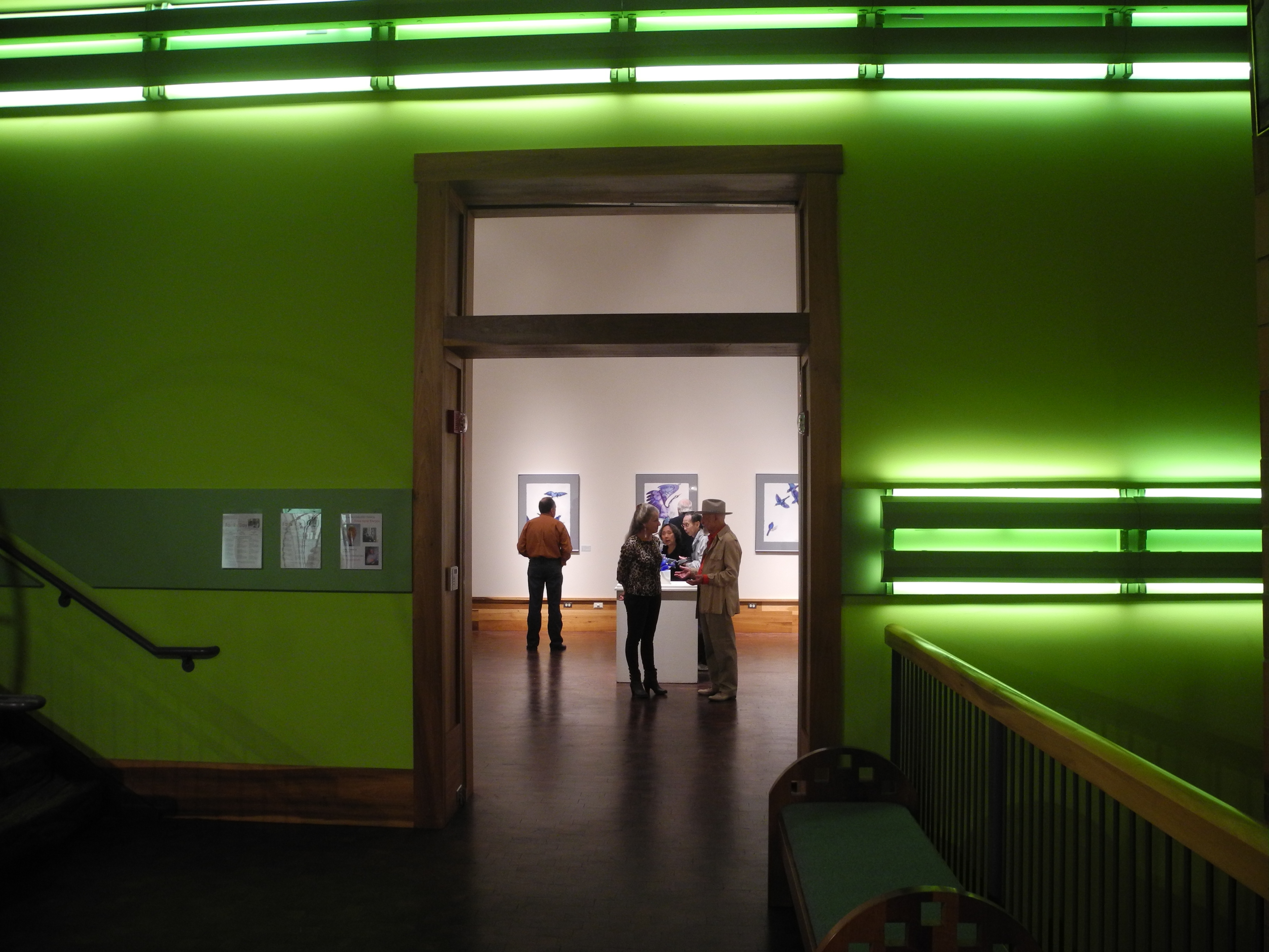 Photo Jayne talk with Vistor